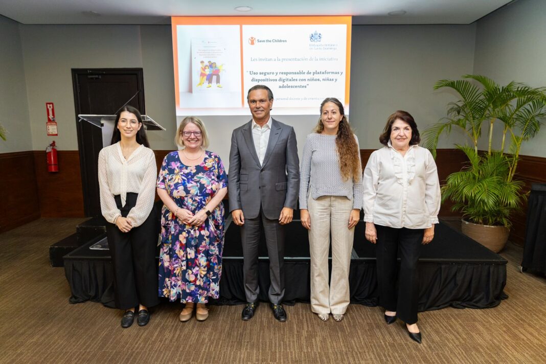Embajada Británica y Save the Children lanzan “Conexión Segura”