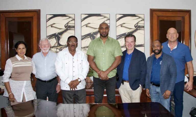 SRSO recibe visita de directivos de la Wheelchair Foundation de EE. UU. durante jornada de donación de sillas de ruedas