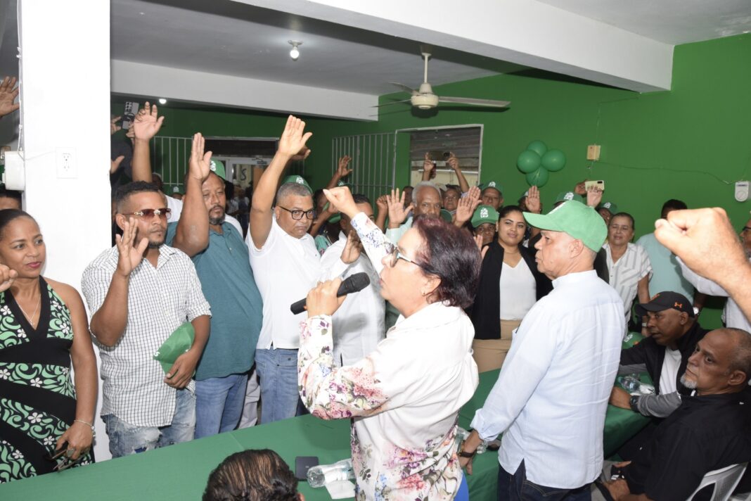 Golpe político en La Caleta: inauguran Casa del Pueblo y juramentan dirigentes del PRM