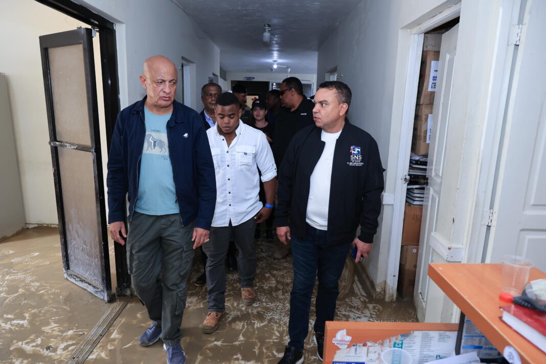 SNS interviene hospital en Montellanos, Puerto Plata, tras inundaciones y garantiza continuidad de servicios