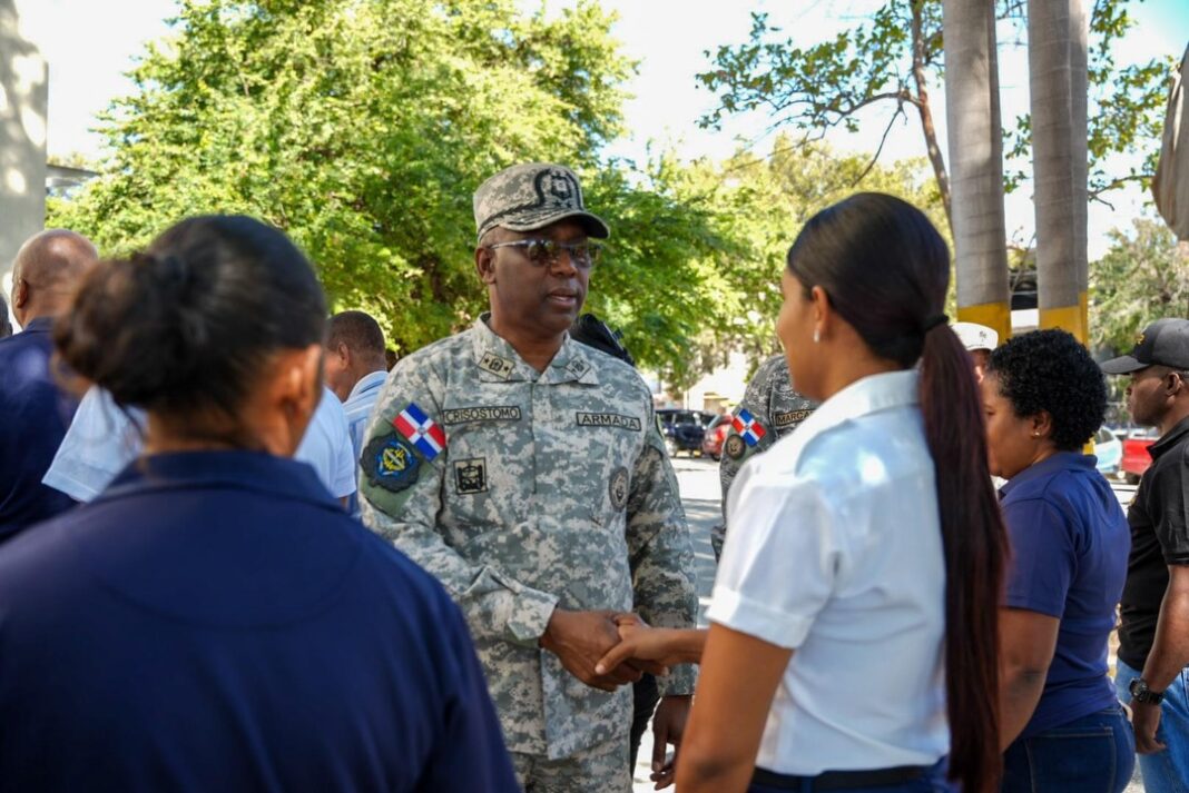 Comandante General de la Armada inspecciona Capitanía de Puerto de Barahona