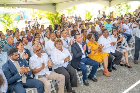 Director del SNS da primer palazo para la construcción del Hospital Pediátrico San Andrés en Boca Chica