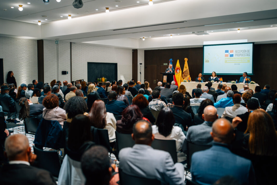 Dominicanos en España reclaman mayor inclusión de la sociedad civil en procesos de la JCE