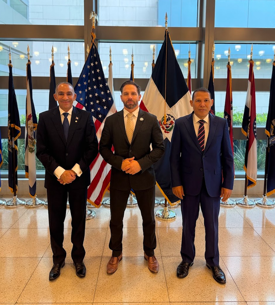 El Departamento de Guerra de los EE.UU. y RD intensifican cooperación contra organizaciones narcoterroristas en el Caribe