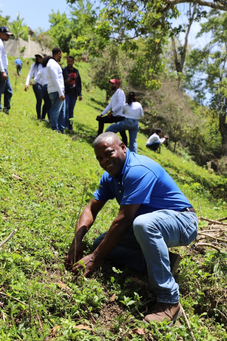 EGEHID realiza jornada de reforestación en Los Cacaos por el Día Mundial del Medio Ambiente