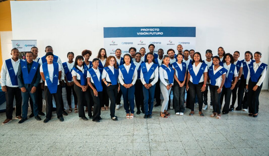 DP WORLD IMPULSA LA FORMACIÓN DE TALENTO JOVEN CON LA GRADUACIÓN DE 78 JÓVENES EN BOCA CHICA