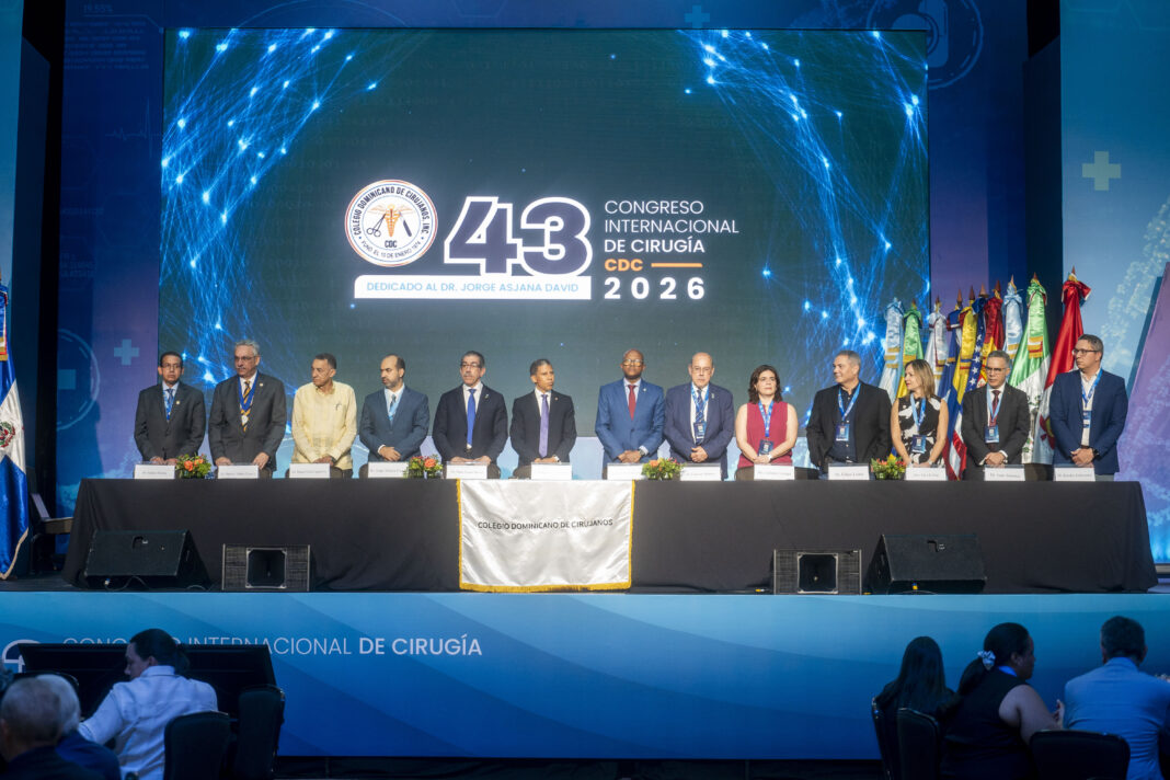 RD REUNE A LÍDERES DE LA CIRUGIA MUNDIAL EN 43 CONGRESO DEL CDC