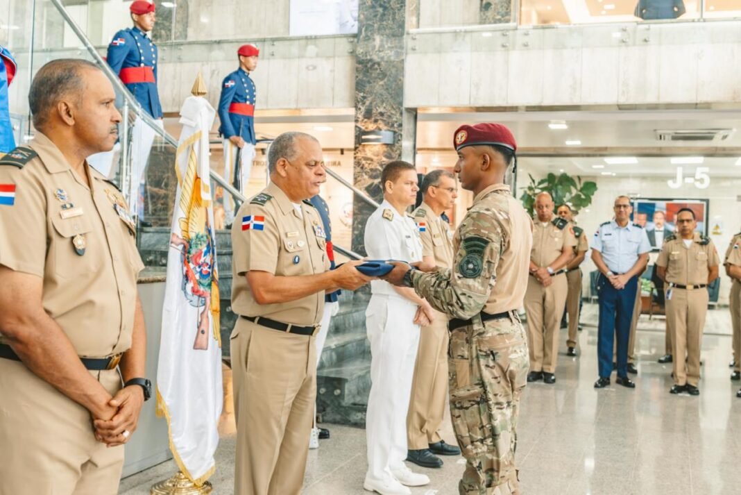 Ministro de Defensa despide equipo dominicano que representará al país en Fuerza Comando Paraguay 2026