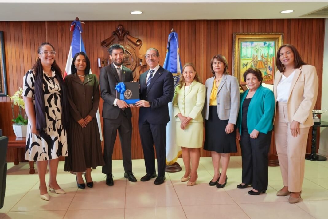 UASD fortalece vínculos internacionales con visita de destacado científico japonés Kazuo Tanaka