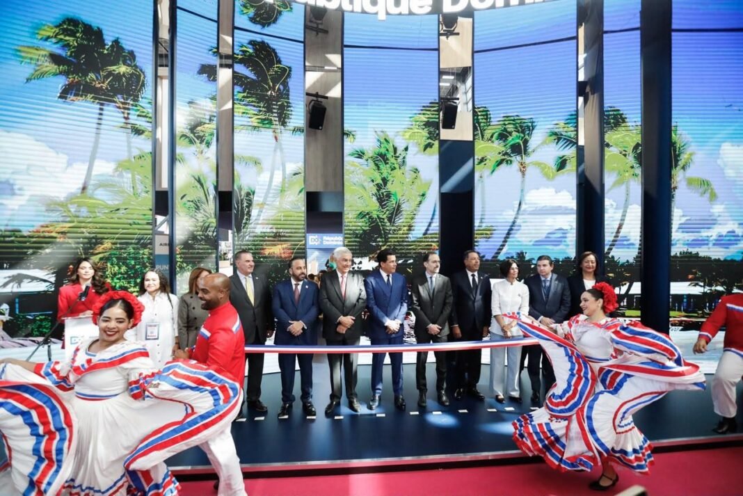 RD conquista París y fortalece su conectividad con Europa durante la feria turística de Top Resa