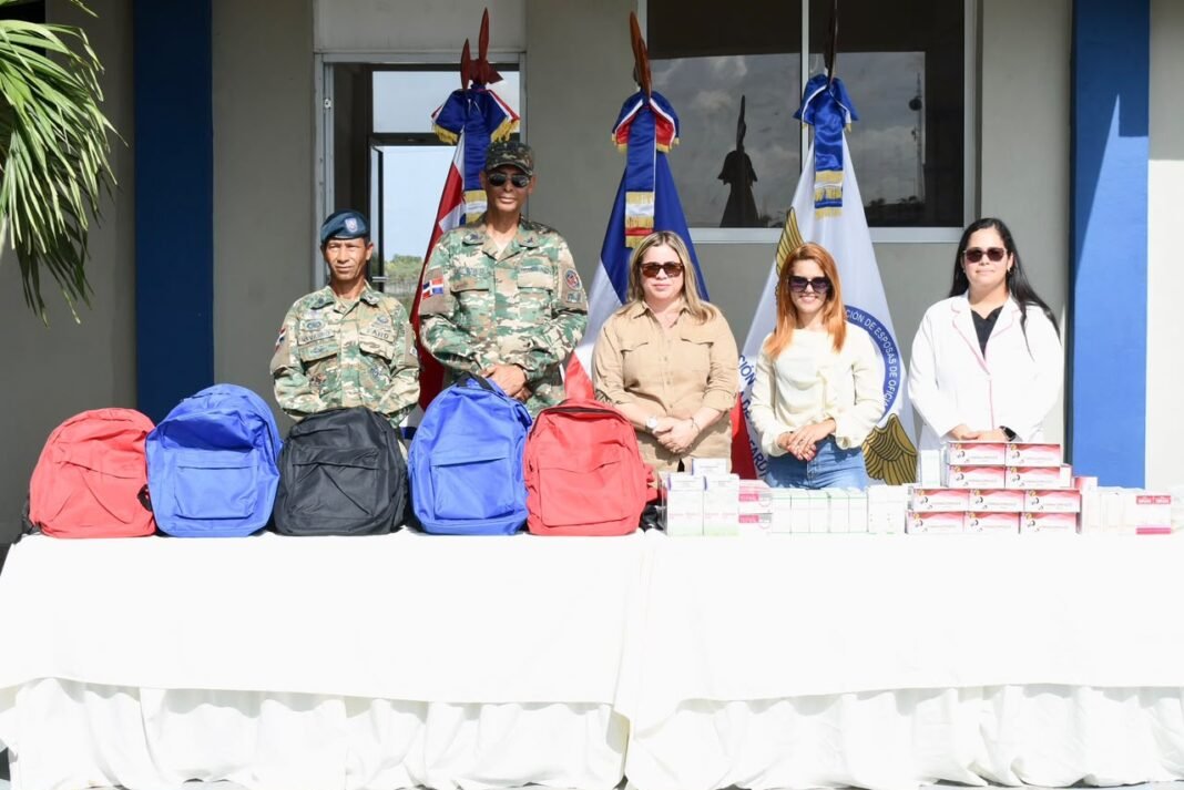 AEOFARD desarrolla jornada de apoyo a miembros de la FARD en la Base Aérea Barahona