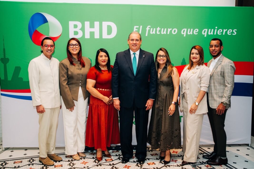 BHD y Arenal inauguran feria inmobiliaria en Madrid