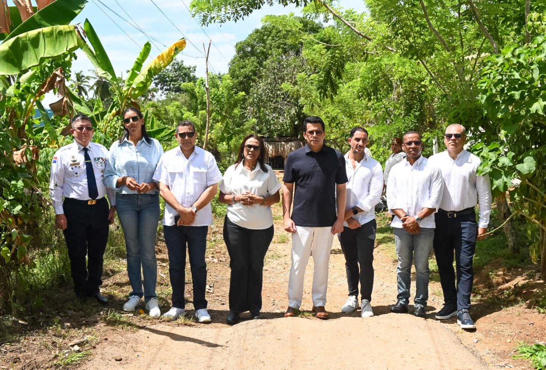 David Collado deja iniciada nuevas obras en Arroyo Barril, Samaná