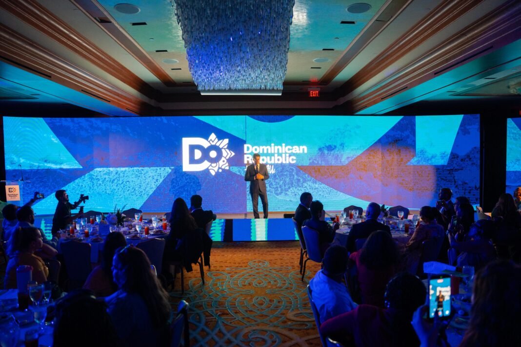 David Collado presenta en Houston, Estados Unidos, su roadshow número 124