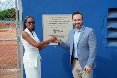 SIBA Energy entrega renovado el Play Los Tanquecitos en Boca Chica 