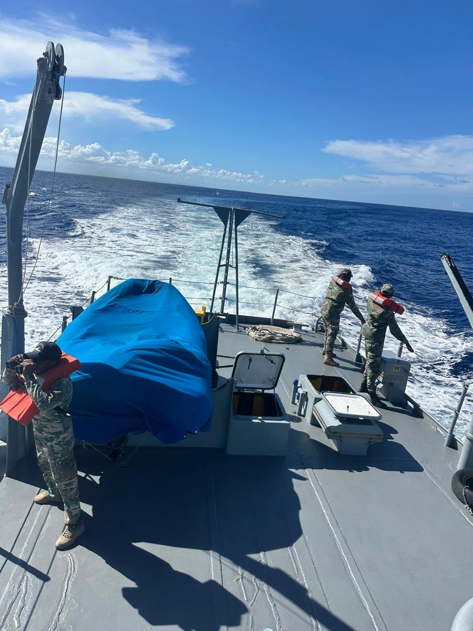 ARMADA DE REPÚBLICA DOMINICANA Y SERVICIO DE GUARDACOSTAS DE ESTADOS UNIDOS REALIZAN OPERACIÓN COMBINADA DE BÚSQUEDA Y RESCATE EN PROXIMIDADES DE ISLA MONA