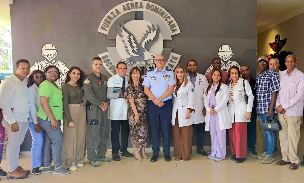 FARD muestra sus capacidades operativas, tecnológicas y académicas al doctor Cruz Jiminián