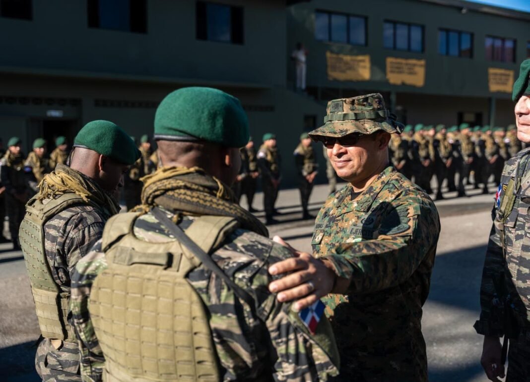 Comandante General del ERD inspecciona el 6to. Batallón de Cazadores y supervisa programa de capacitación junto a la Agregaduría de Defensa de EE. UU.
