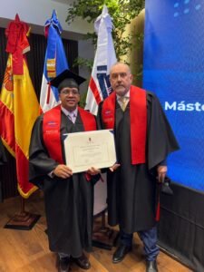 Presidente del Consejo de Regidores de La Caleta se gradúa de Máster en Derecho Administrativo y Gestión Municipal