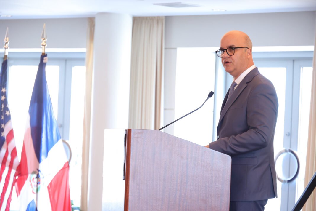 IDAC destaca en SEMDOM aviación dominicana supera 585 mil operaciones y 50 millones de pasajeros en tres años
